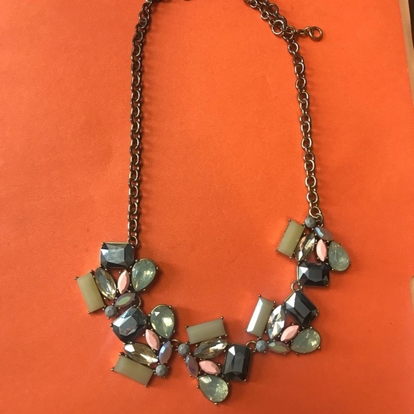 🆕 J. Crew Art Deco statement necklace - Picture 3 of 6